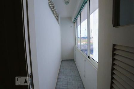 Casa à venda com 250m², 4 quartos e 2 vagas Casa à venda com 250m², 4 quartos e 2 vagasVaranda