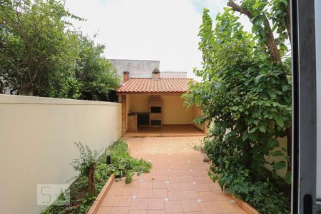 Casa à venda com 250m², 4 quartos e 2 vagas Casa à venda com 250m², 4 quartos e 2 vagasÁrea Externa