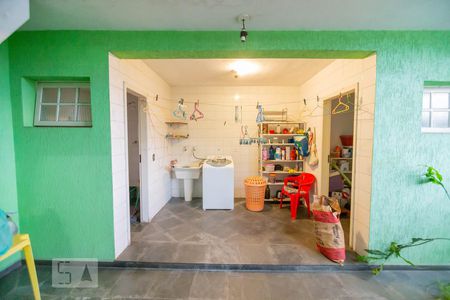 Casa à venda com 475m², 3 quartos e 6 vagasLavanderia