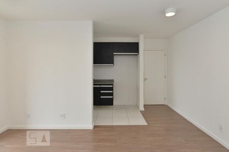 Sala de apartamento para alugar com 2 quartos, 62m² em Vila Anastácio, São Paulo