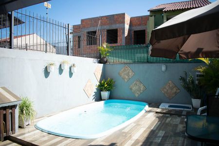 Casa à venda com 138m², 3 quartos e 2 vagasPiscina