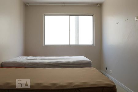 Quarto de apartamento à venda com 2 quartos, 75m² em Centro, Curitiba