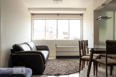 Sala de apartamento à venda com 2 quartos, 75m² em Centro, Curitiba