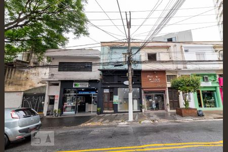 Casa à venda com 150m², 3 quartos e 1 vaga Casa à venda com 150m², 3 quartos e 1 vagaFachada