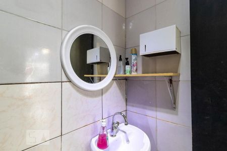 Casa à venda com 150m², 3 quartos e 1 vaga Casa à venda com 150m², 3 quartos e 1 vagaSalão do Térreo - Banheiro