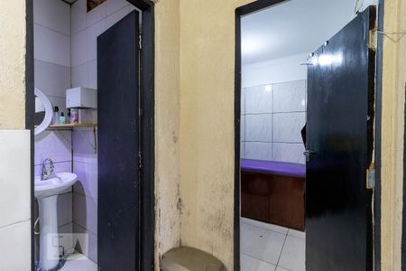 Casa à venda com 150m², 3 quartos e 1 vaga Casa à venda com 150m², 3 quartos e 1 vagaSalão do Térreo - Banheiro