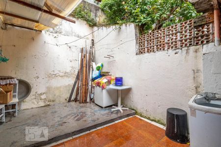 Casa à venda com 150m², 3 quartos e 1 vaga Casa à venda com 150m², 3 quartos e 1 vagaQuintal dos Fundos