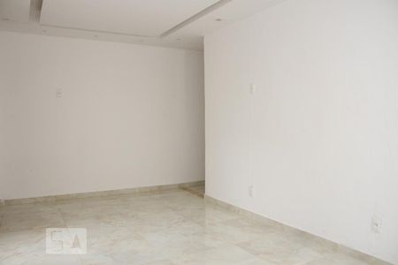 Sala de casa para alugar com 2 quartos, 120m² em Quintino Bocaiúva, Rio de Janeiro