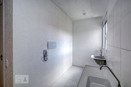 Apartamento à venda com 43m², 2 quartos e sem vaga Apartamento à venda com 43m², 2 quartos e sem vagaCozinha e Área de Serviço