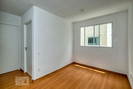 Sala de apartamento à venda com 2 quartos, 43m² em Santa Cândida, Curitiba