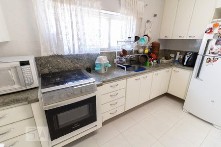 Casa à venda com 170m², 3 quartos e 2 vagasCozinha