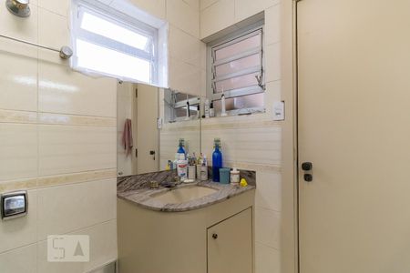Casa à venda com 170m², 3 quartos e 2 vagasBanheiro Social
