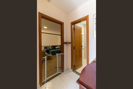 Casa à venda com 170m², 3 quartos e 2 vagasCorredor