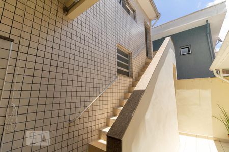 Casa à venda com 170m², 3 quartos e 2 vagasEscada