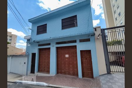 Casa à venda com 170m², 3 quartos e 2 vagasFachada
