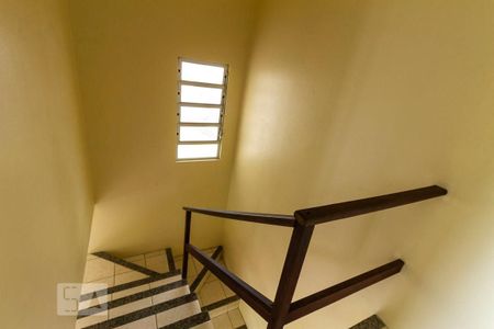 Casa para alugar com 80m², 1 quarto e 1 vagaEscada