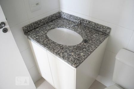 Apartamento para alugar com 53m², 2 quartos e 1 vagaBANHEIRO