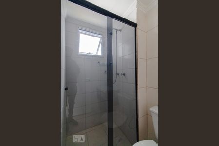 Banheiro de apartamento para alugar com 2 quartos, 45m² em Vila Alpina, São Paulo