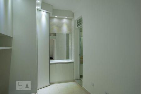 Casa à venda com 269m², 4 quartos e 2 vagas Casa à venda com 269m², 4 quartos e 2 vagasQuarto 2