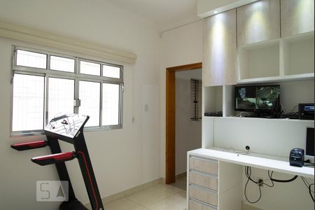 Casa à venda com 269m², 4 quartos e 2 vagas Casa à venda com 269m², 4 quartos e 2 vagasEscritório