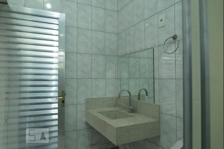 Casa à venda com 269m², 4 quartos e 2 vagas Casa à venda com 269m², 4 quartos e 2 vagasBanheiro