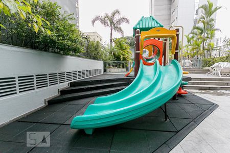 Apartamento à venda com 130m², 2 quartos e 2 vagas Apartamento à venda com 130m², 2 quartos e 2 vagasPlayground