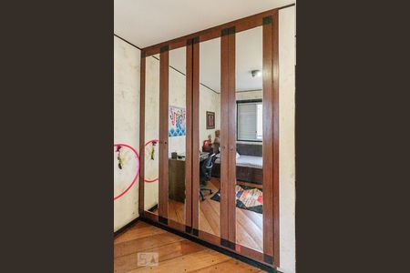 Apartamento à venda com 130m², 2 quartos e 2 vagas Apartamento à venda com 130m², 2 quartos e 2 vagasQuarto