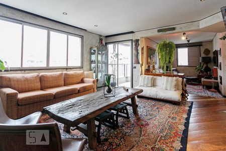 Sala de apartamento à venda com 2 quartos, 130m² em Pinheiros, São Paulo