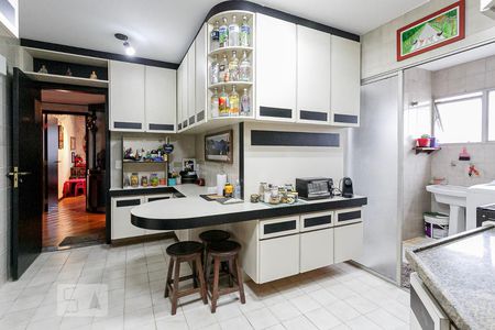 Apartamento à venda com 130m², 2 quartos e 2 vagas Apartamento à venda com 130m², 2 quartos e 2 vagasCozinha