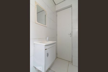 Banheiro de apartamento para alugar com 1 quarto, 25m² em Vila Suica, Santo André