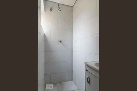 Banheiro de apartamento para alugar com 1 quarto, 25m² em Vila Suica, Santo André