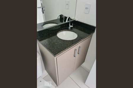 Apartamento para alugar com 71m², 2 quartos e 2 vagasDetalhe Banheiro