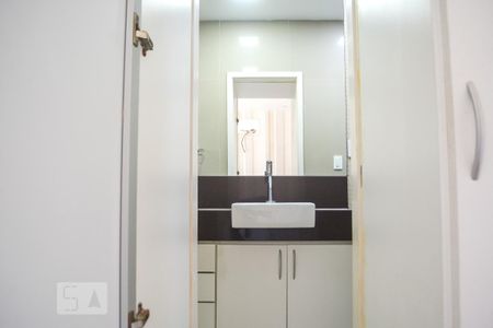 Banheiro do Quarto 1 de apartamento à venda com 3 quartos, 150m² em Jardim Guanabara, Rio de Janeiro