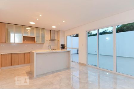 Casa de condomínio para alugar com 130m², 3 quartos e 2 vagasCozinha