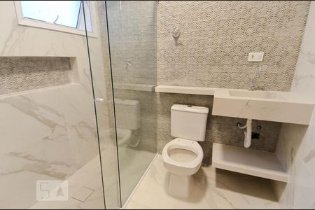 Casa de condomínio para alugar com 130m², 3 quartos e 2 vagasBanheiro Social