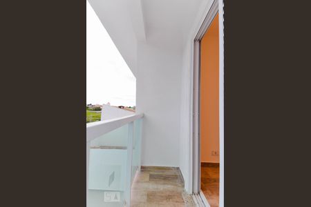 Casa de condomínio para alugar com 130m², 3 quartos e 2 vagasSacada do Quarto 1