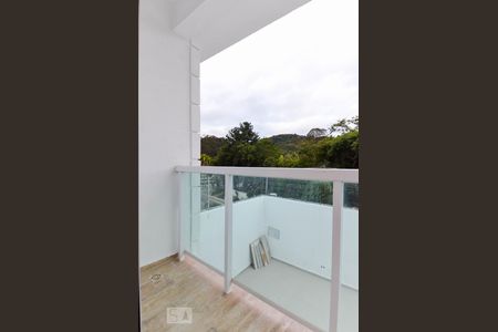 Casa de condomínio para alugar com 130m², 3 quartos e 2 vagasSacada do Quarto 1