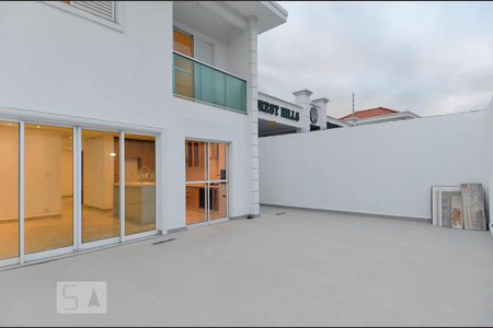 Casa de condomínio para alugar com 130m², 3 quartos e 2 vagasQuintal