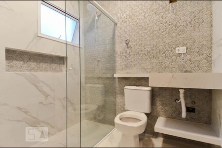 Casa de condomínio para alugar com 130m², 3 quartos e 2 vagasBanheiro Social