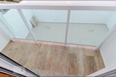 Casa de condomínio para alugar com 130m², 3 quartos e 2 vagasSacada do Quarto 1