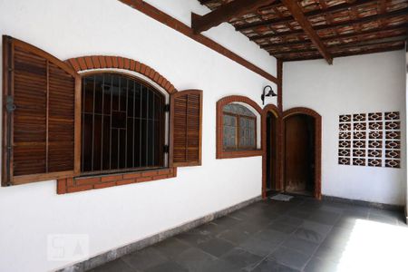 Casa à venda com 220m², 3 quartos e 6 vagasQuintal