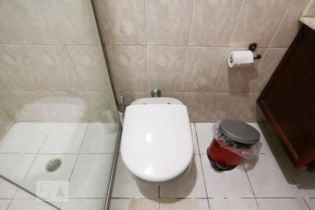 Casa à venda com 220m², 3 quartos e 6 vagasBanheiro suíte 1