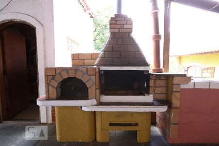 Casa à venda com 220m², 3 quartos e 6 vagasChurrasqueira