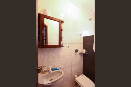 Casa à venda com 220m², 3 quartos e 6 vagasBanheiro suíte 2