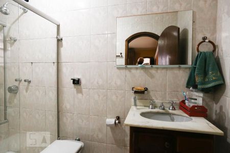 Casa à venda com 220m², 3 quartos e 6 vagasBanheiro suíte 1