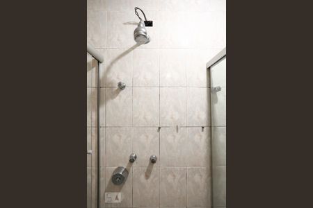 Casa à venda com 220m², 3 quartos e 6 vagasBanheiro suíte 1