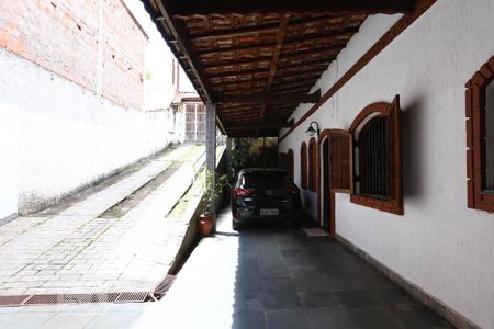 Casa à venda com 220m², 3 quartos e 6 vagasQuintal