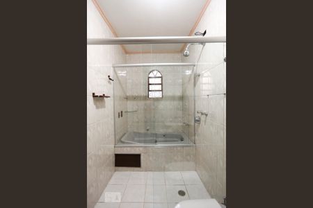 Casa à venda com 220m², 3 quartos e 6 vagasBanheiro suíte 1