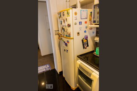 Apartamento à venda com 114m², 3 quartos e 2 vagas Apartamento à venda com 114m², 3 quartos e 2 vagasGeladeira