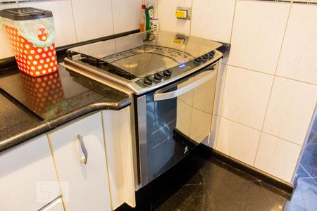 Apartamento à venda com 114m², 3 quartos e 2 vagas Apartamento à venda com 114m², 3 quartos e 2 vagasFogão